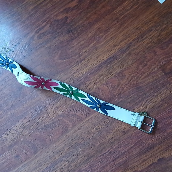 Guess Belt - Picture 7 of 7